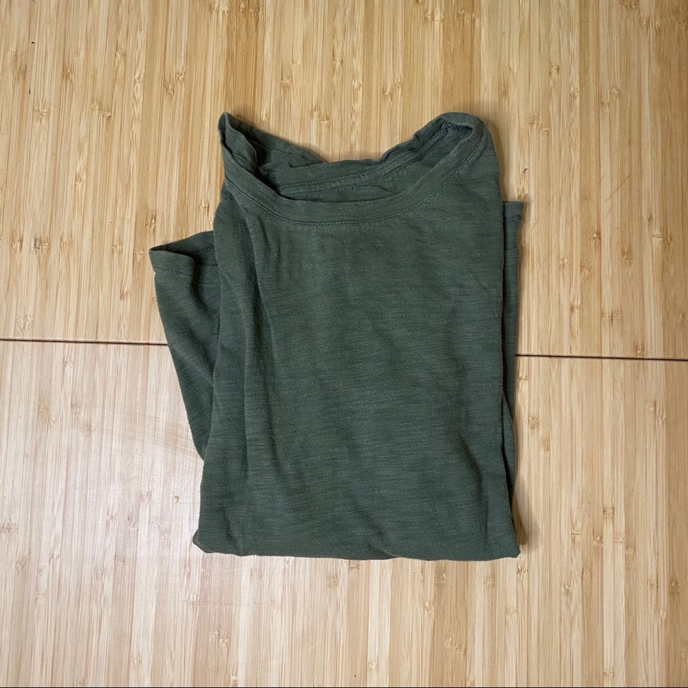 Green Old Navy Long Sleeve T-shirt